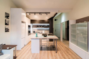 Modern Studio - Steps Away from Pedestrian Area